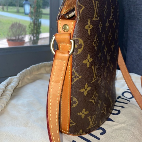 •Pre-owned Authentic Louis Vuitton Drouot Monogram Crossbody• - Picture 6 of 16